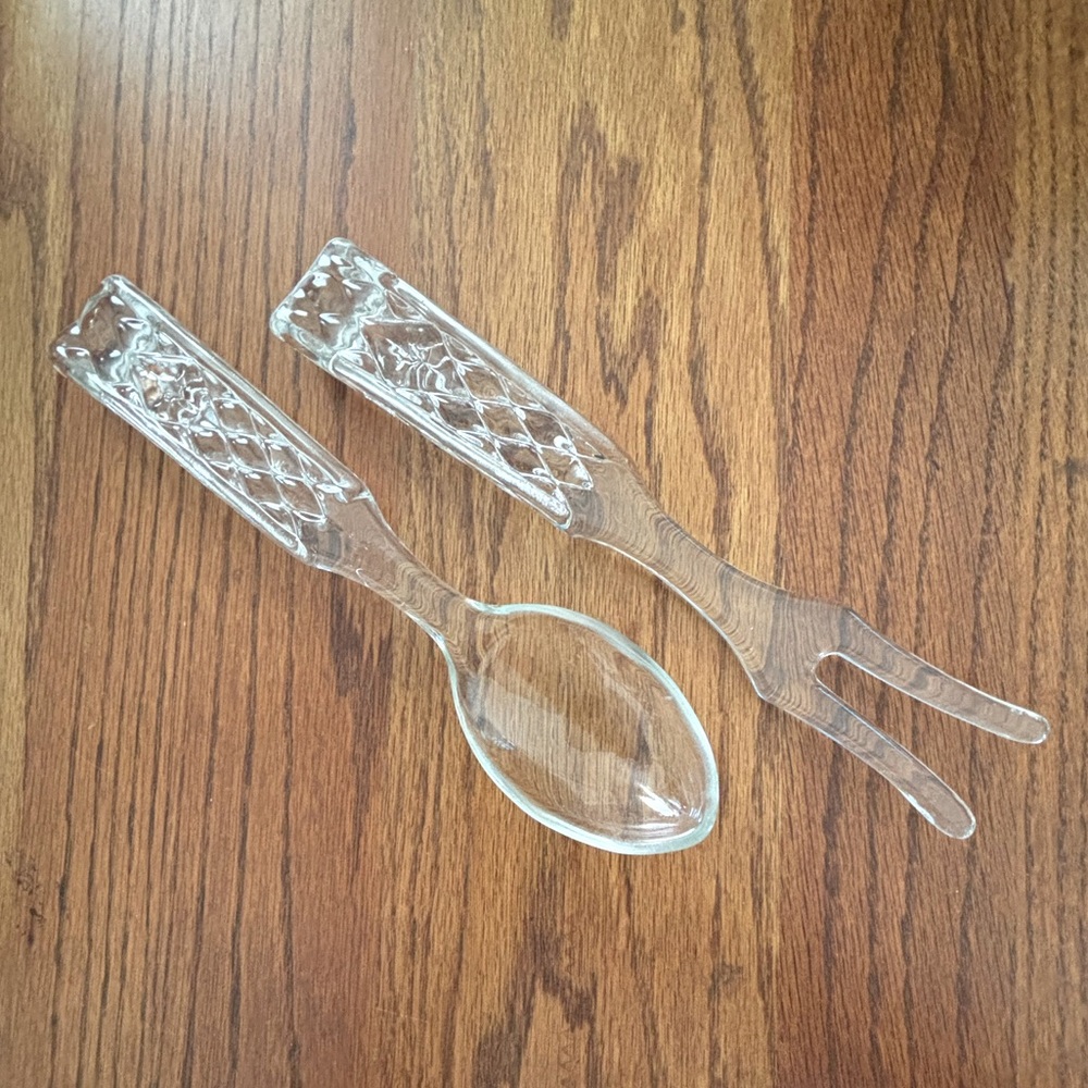 NWOT Elegant Clear Glass Salad Serving Set
